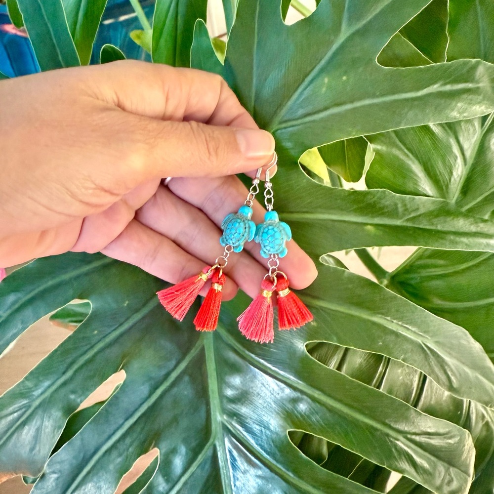 Howlite Turtle Earrings || Handmade